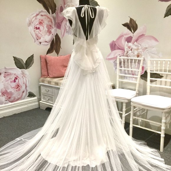 Theia Wedding Gown! - Picture 5 of 8